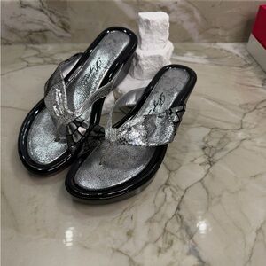 Dezario Silver Snakeskin Thong Sandals Size  9.5 Wedge Platform